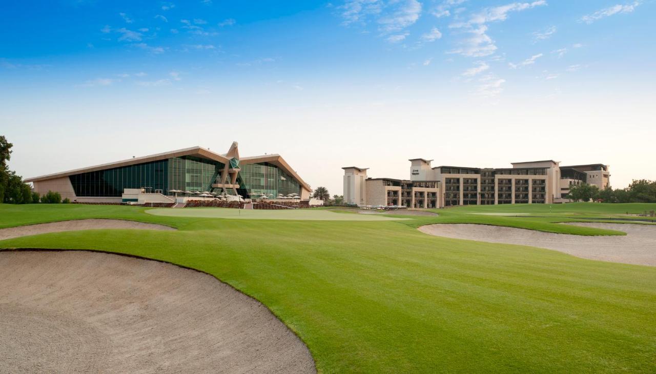 เดอะ เวสทิน อาบูดาบี กอล์ฟ รีสอร์ต แอนด์ สปา Hotel ภายนอก รูปภาพ Golf Course at The Hills Dubai