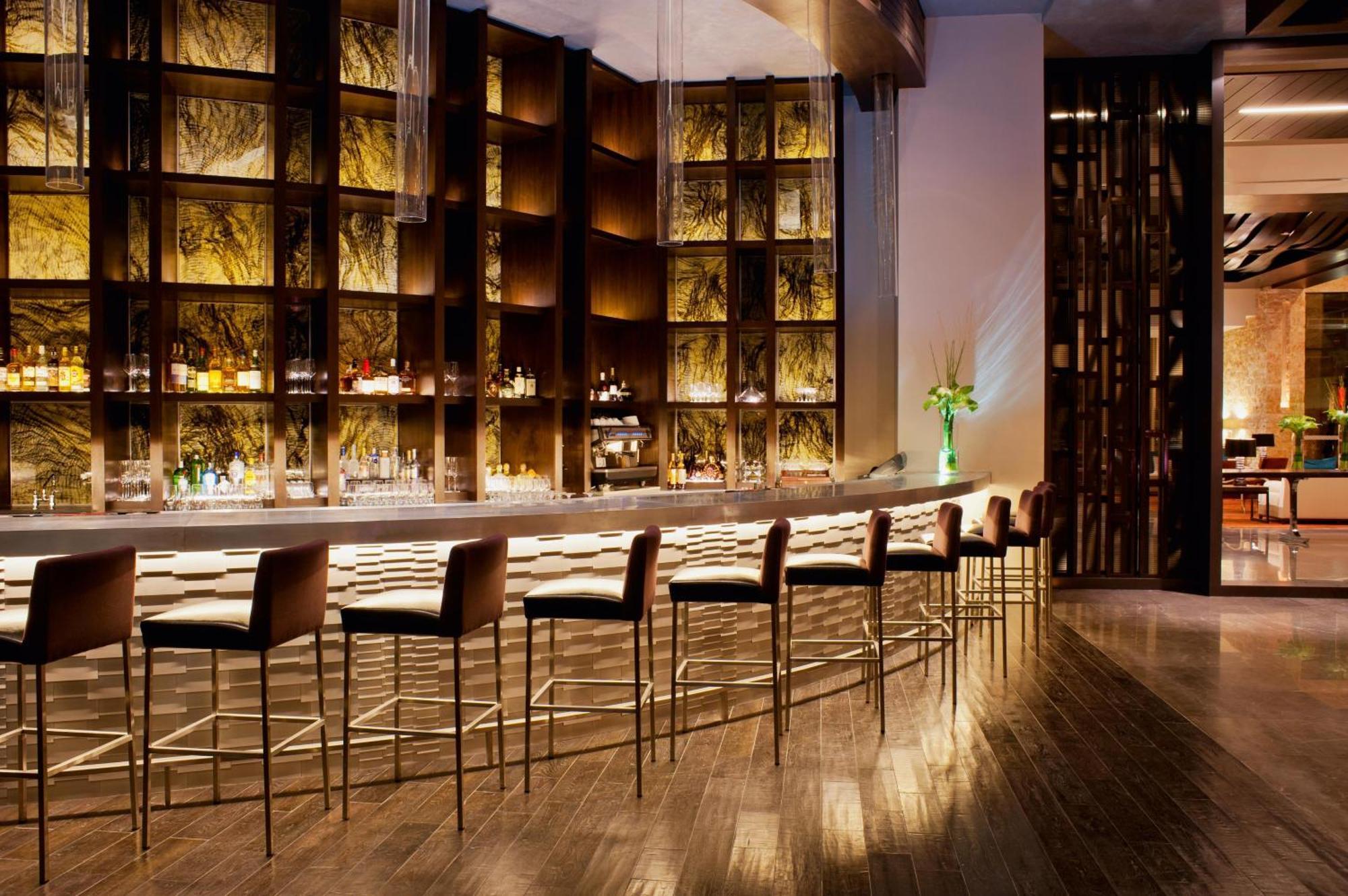 เดอะ เวสทิน อาบูดาบี กอล์ฟ รีสอร์ต แอนด์ สปา Hotel ภายนอก รูปภาพ The bar at the Mandarin Oriental, Washington DC