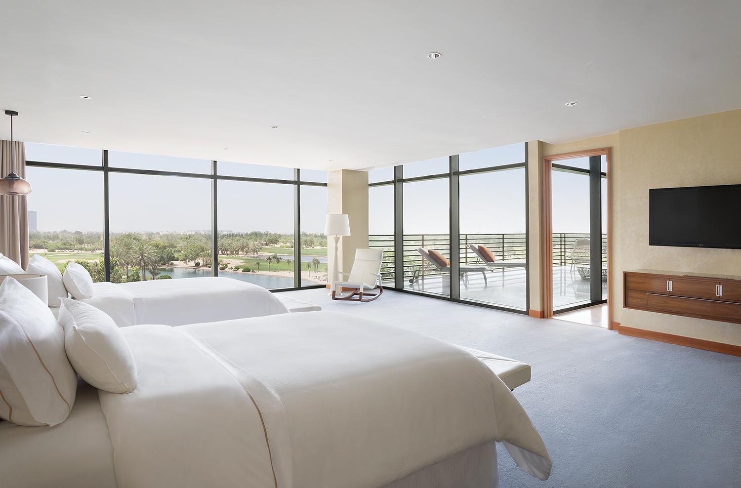 เดอะ เวสทิน อาบูดาบี กอล์ฟ รีสอร์ต แอนด์ สปา Hotel ภายนอก รูปภาพ A bedroom at the hotel